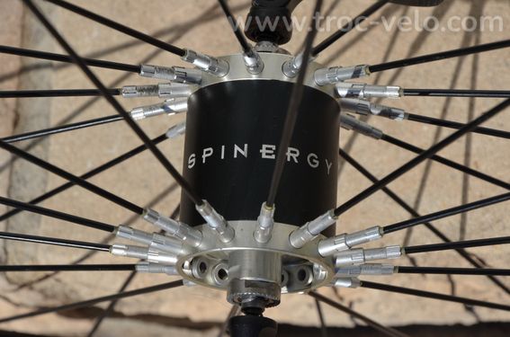 Roue avant Spinergy - 28 rayons - 700 C - Clincher wheel - 8