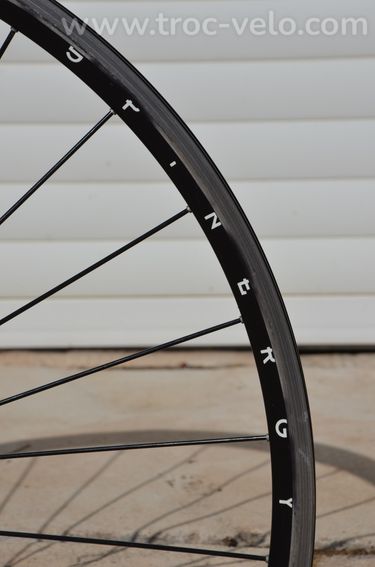 Roue avant Spinergy - 28 rayons - 700 C - Clincher wheel - 9