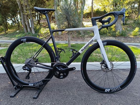 Vélo SUPERIOR SHIAMANO 105 Di2 WHITE