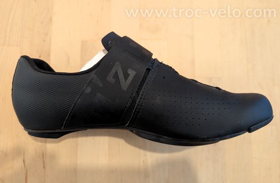 Fizik Vento Carbon Infinito 44 neuves - 2