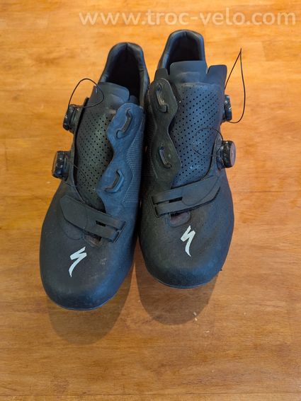 Chaussures De Vélo Specialized Taille 41 - Neuves Avec étiquettes Et Boîte - Pour Cyclisme - Couleur Noire