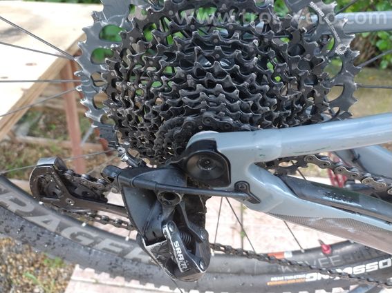 VT SCOTT SPARK 720 - 2