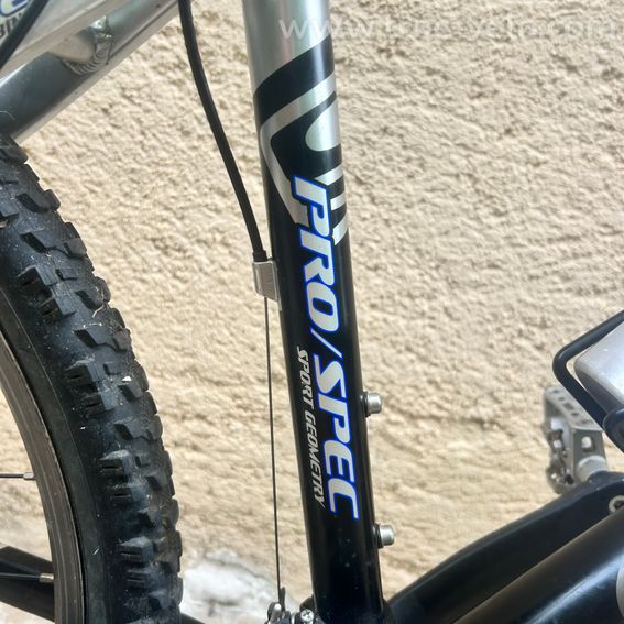 Je vends mon VTT de la marque SCOTT modèle ASPEN - 8