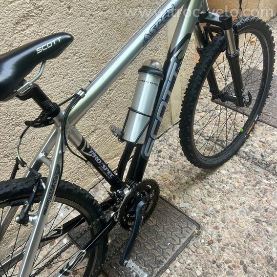Je vends mon VTT de la marque SCOTT modèle ASPEN - 9