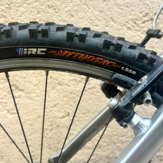 Je vends mon VTT de la marque SCOTT modèle ASPEN - 12