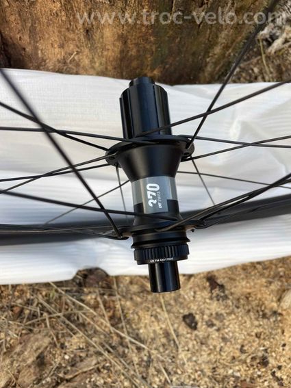 Roues Carbone Look R50D neuve tubeless ou chambre à air - 2