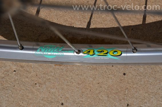 Roue avant Bianchi NTH 420 - 36 rayons - Moyeu Campagnolo - 700 C - 4