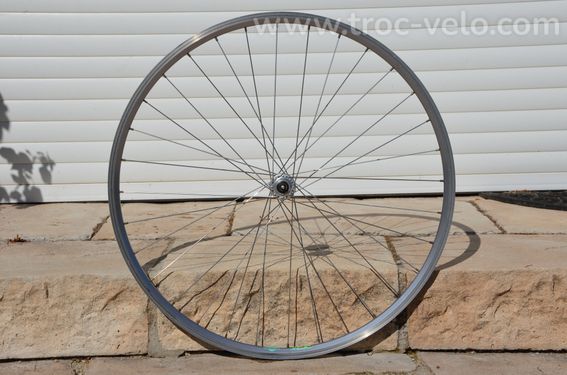 Roue avant Bianchi NTH 420 - 36 rayons - Moyeu Campagnolo - 700 C - 8