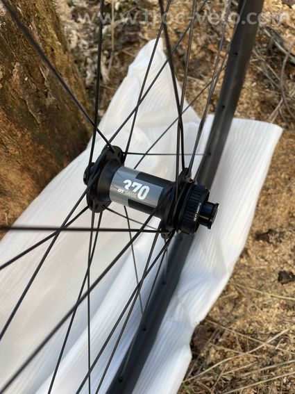 Roues Carbone Look R50D neuve tubeless ou chambre à air - 5