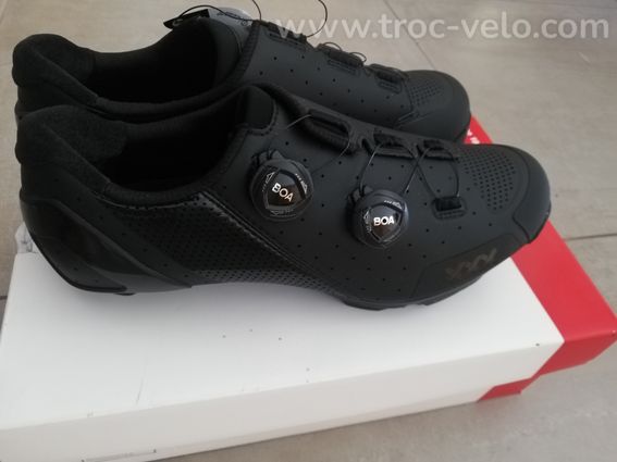 Chaussures Bontrager XXX MTB carbone neuves - 4