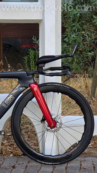 Vélo Triathlon / CLM Carbone ILBIRS Spectre (Neuf) – SRAM Red AXS – Roues 62mm – 8,30 kg - 5