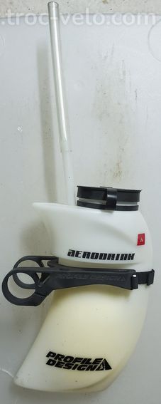 Porte bidon et bidon Aero