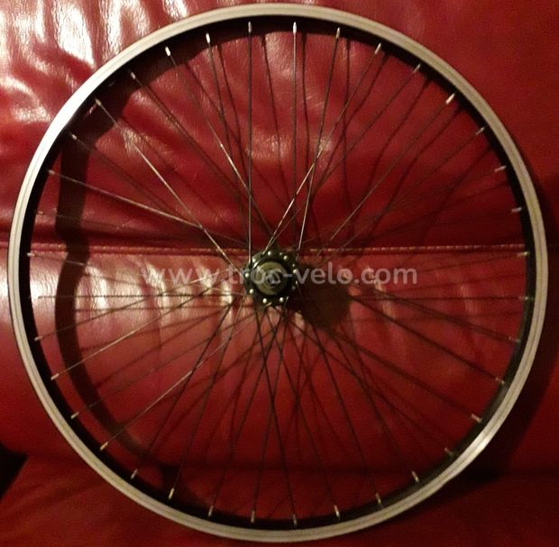 Roue 24 pouces (507x21c) en aluminium a patins et cdrl a visser en bon état - 4