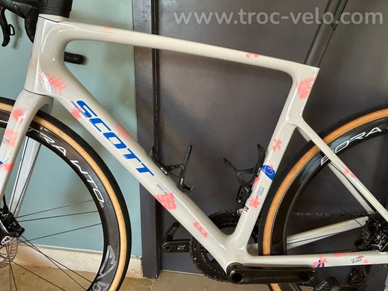 Scott Addict RC full Campagnolo Super Record 13S - 11