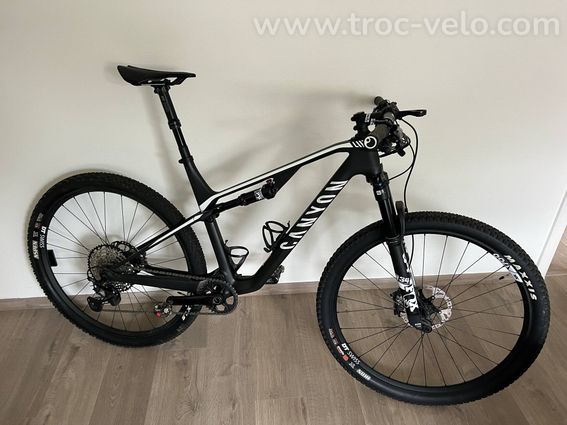 Canyon Lux trail CF taille L 500 KM