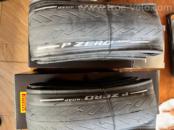 Pirelli P zéro neuf 700 33 - 2