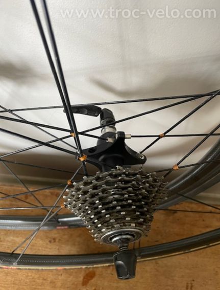 Paire de roues Shimano SH - 2