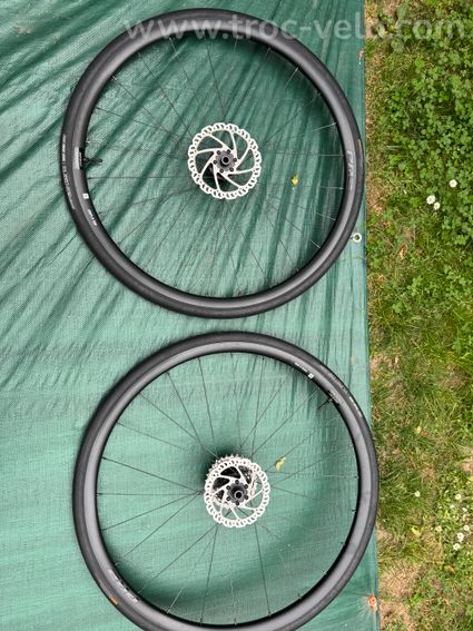 Vend Roues complète Giant PR2 disque en TBE
