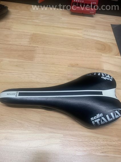Selle rail ovale carbone marque italia - 2