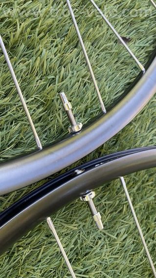 Paire de Roue Industry Nine UL250c 29" en fibre de carbone. - 5
