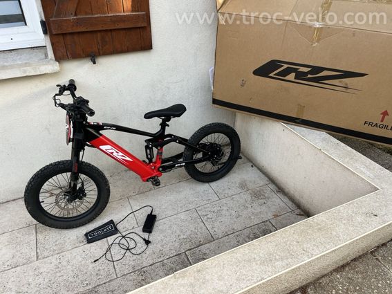 Chariot électrique CRZ Ex 18 pouces rouge 2026 (sans Apollo Sedna) - 2