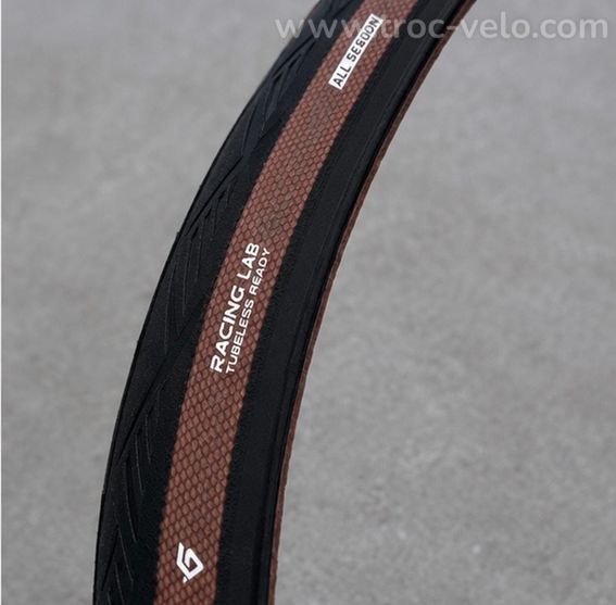 Paire de pneus Hutchinson Blackbird All Season – Neufs – 700x30 - 3