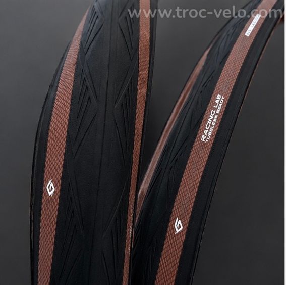 Paire de pneus Hutchinson Blackbird All Season – Neufs – 700x30 - 4