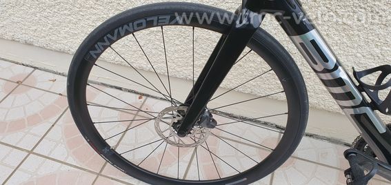 velo course carbone BMC slr disc T56 sram force 12V - 9