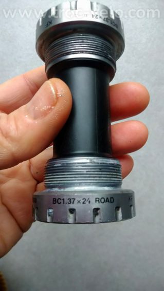 boitier de pédalier Dura ACE SM-BB7900 1.37x24 largeur 70mm  - 3