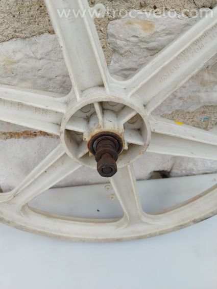 Roue bmx old school a restaurer 20 pouces - 2