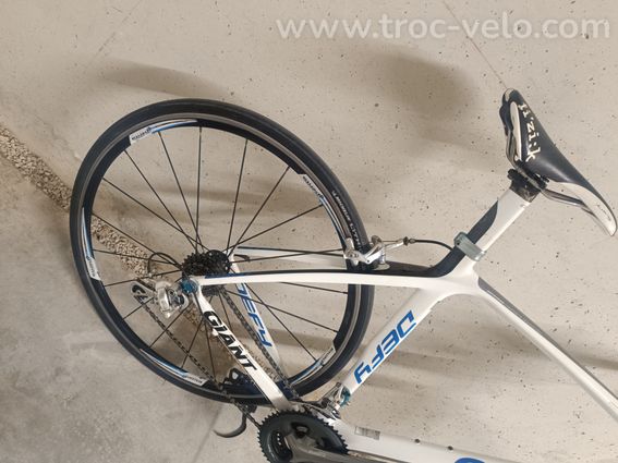 Vélo de route Giant defy3 carbone - 2