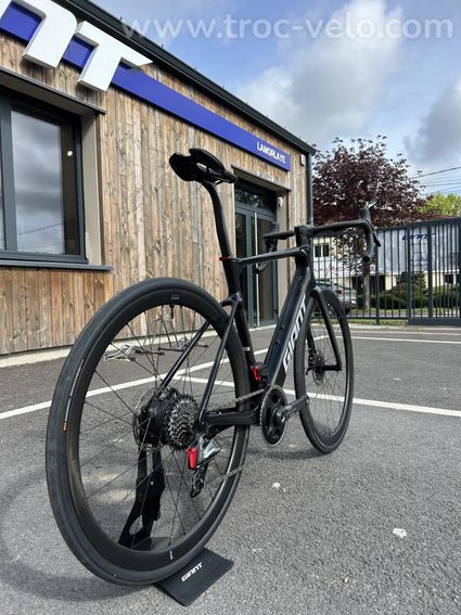 Giant Defy Advanced E+ Elite 1 2025 - 3