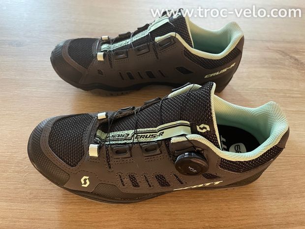 Chaussures VTT femme - pédales auto - 2