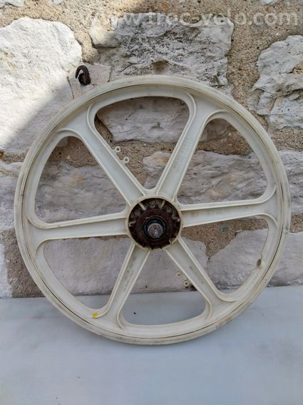 Roue bmx old school a restaurer 20 pouces