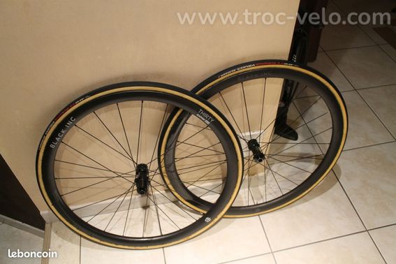 Roue carbone Black Inc