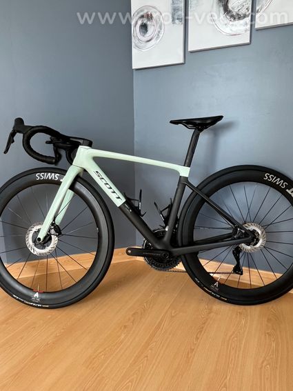 SCOTT ADDICT RC 30 2025 – ULTEGRA DI2 12V – DT SWISS ARC 1100 XXS - 2