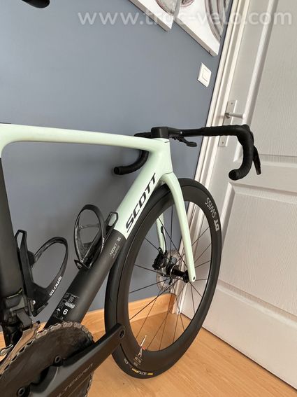 SCOTT ADDICT RC 30 2025 – ULTEGRA DI2 12V – DT SWISS ARC 1100 XXS - 4