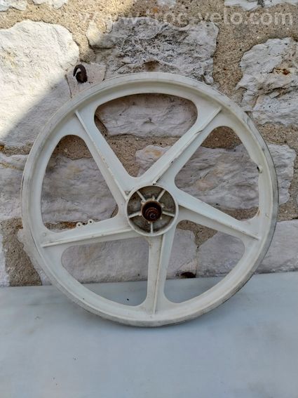 Roue bmx old school a restaurer 20 pouces