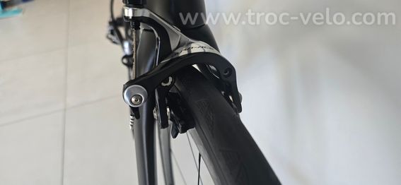 VELO DE COURSE PINARELLO DOGMA F8 – DURA-ACE Di2 9070 – MAVIC CARBON SLE – ÉTAT EXCEPTIONNEL - 9