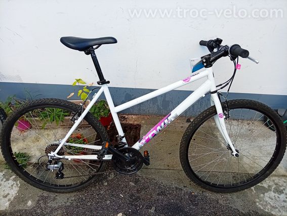 ARTICLE DISPONIBLE : 1 ou 2 VTT B'Twin Rockrider 300 - 2