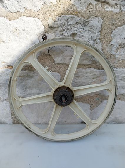 Roue bmx old school a restaurer 20 pouces