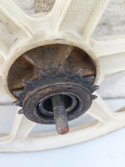 Roue bmx old school a restaurer 20 pouces - 2