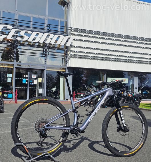 Specialized Epic 8 Pro Flight Attendant 