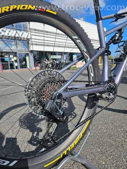 Specialized Epic 8 Pro Flight Attendant  - 2
