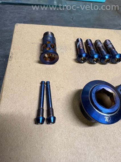 Vis Sram red e1 titane bleu brûler - 2