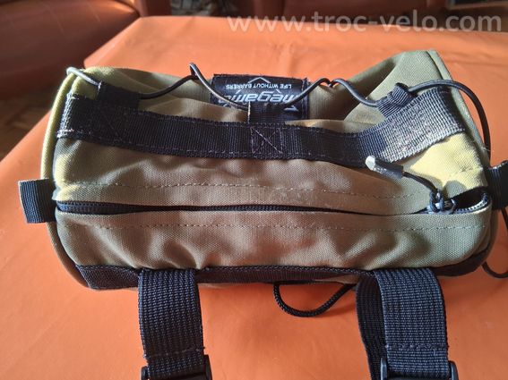 Sacoche guidon megamo