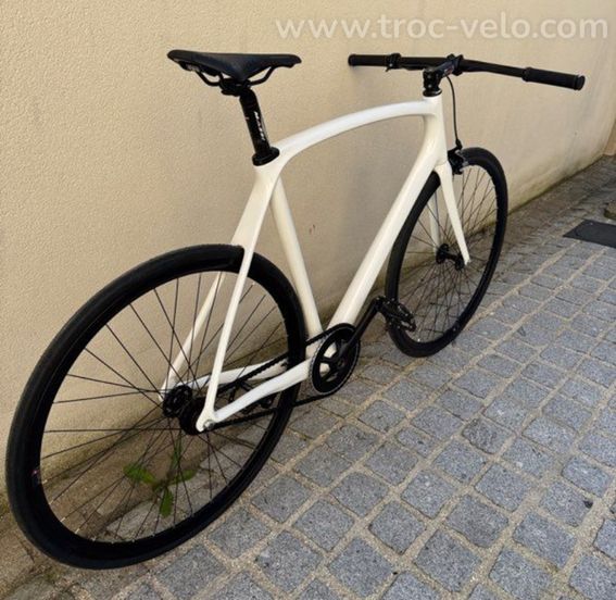 Fixie sur une base de Massi carbone  - 2