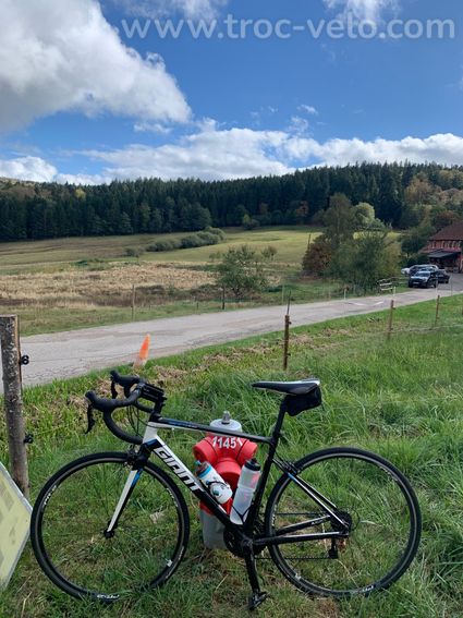 GIANT DEFY