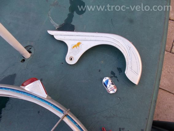  1 lot de pièces vélo de 1948 garde boue porte bagage peugeot - 3