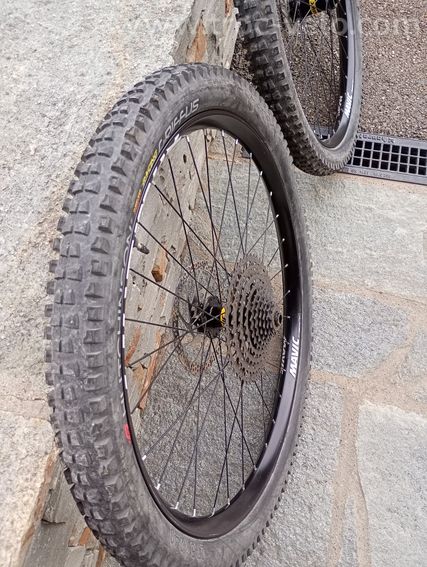 Roue Mavic VTT Deemax 27,5 pouces - 3